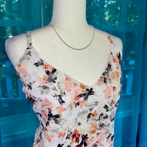 Torrid Blush Black & White Floral Sleeveless Blouse Adjustable Straps Size 3X - Picture 2 of 6